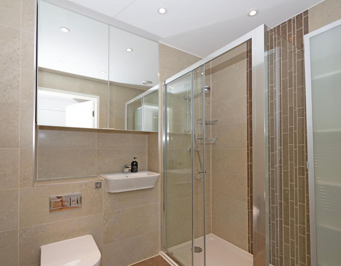 Kew Bridge Penthouse Apartment London Exterior photo