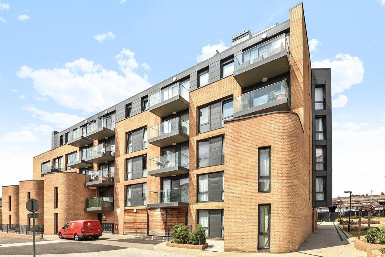 Kew Bridge Penthouse Apartment London Exterior photo